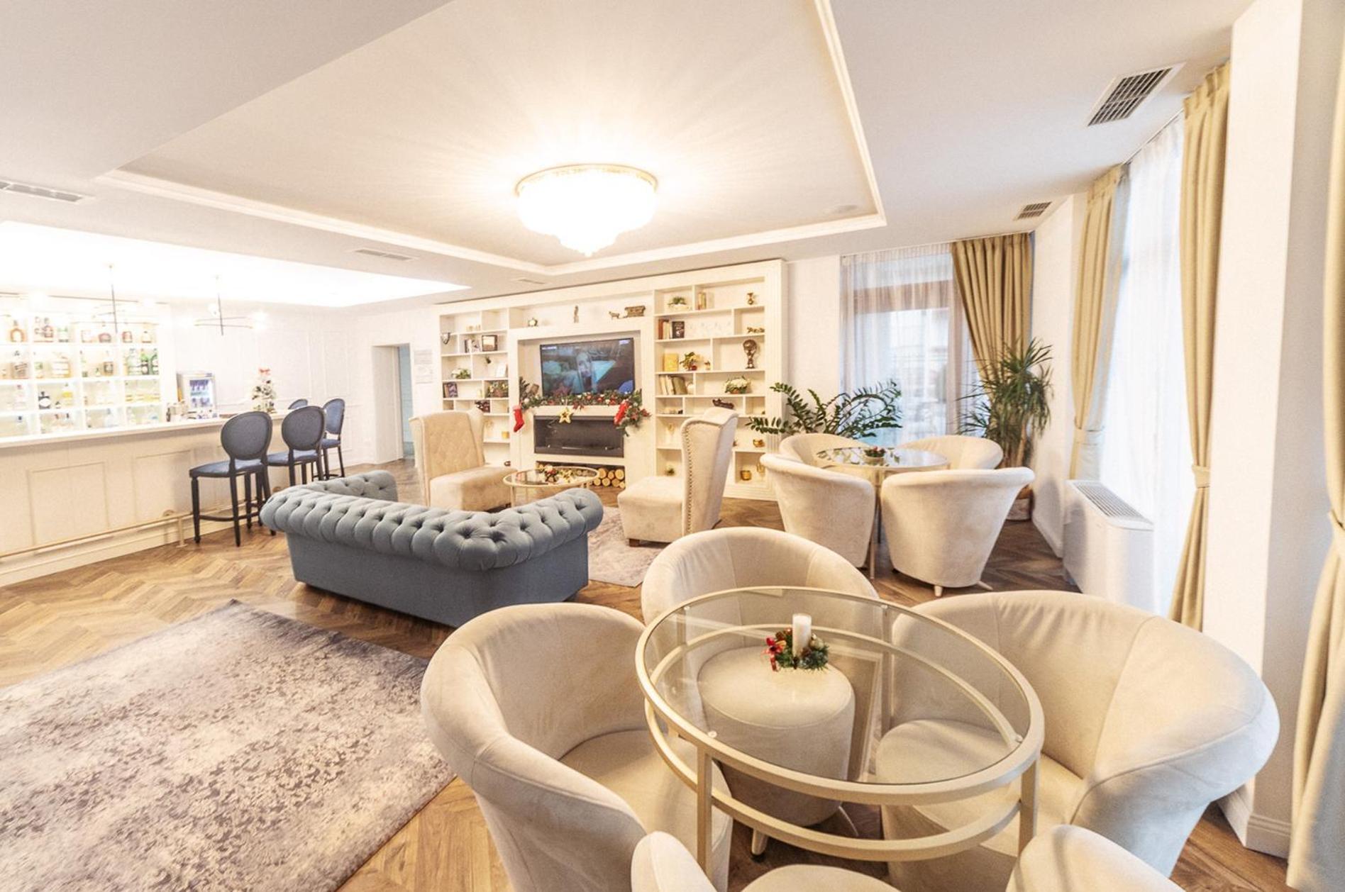 Monte Vedetta Hotel Sliven ภายนอก รูปภาพ